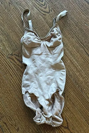 Skims Tan Seamless Sculpt Brief Bodysuit thumbnail 1