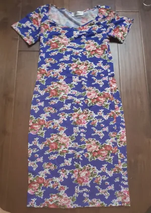 Floral Scoop-Neck Midi Dress in Royal Blue with Pink Roses tomsware Size Medium thumbnail 1