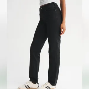 NWT Abercrombie & Fitch straight leg jeans, size 26 long thumbnail 3