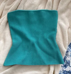Aritzia top thumbnail 1