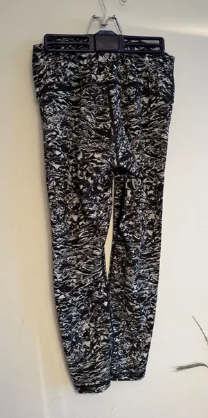 Lululemon Wunder Under High Rise Leggings‎ Black White Abstract Print Size 10 thumbnail 1