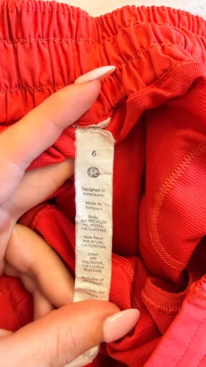 Lululemon Hotty Hot Shorts 2.5" thumbnail 2