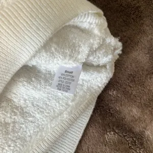 Soft & cozy white sweater thumbnail 5