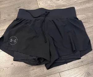 Under Armour Black Shorts Athletic thumbnail 1
