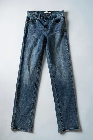 LEVIS 724 High Rise Straight Jeans Size 26 thumbnail 1