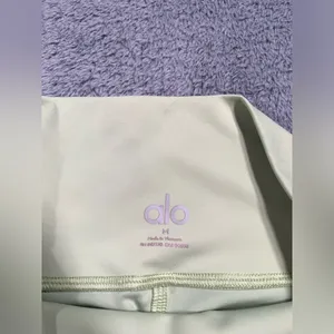 Alo yoga Light Green Leggings medium thumbnail 5