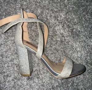 Silver heels Size 5.5 thumbnail 1