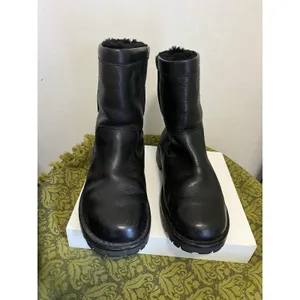 UGG Size 8US Women Shearling Black Boot 5144 thumbnail 2