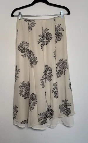 Banana Republic Boho Silk Cream Skirt thumbnail 1