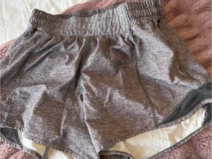 lululemon athletica Hottie Hot 2.5 shorts thumbnail 2
