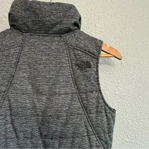 The North Face‎ Pseudio Quilted Vest Size Small EUC thumbnail 3