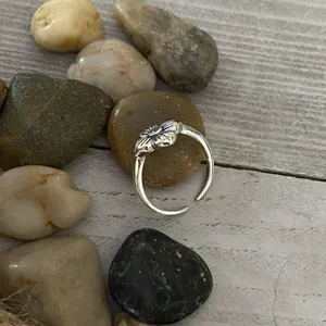Sterling Silver Flower Cz Toe Ring Midi Ring thumbnail 3