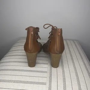 Forever 21-Brown Lace Up Heels thumbnail 4