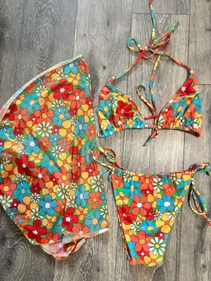 Amazon Bikini and sarong thumbnail 1