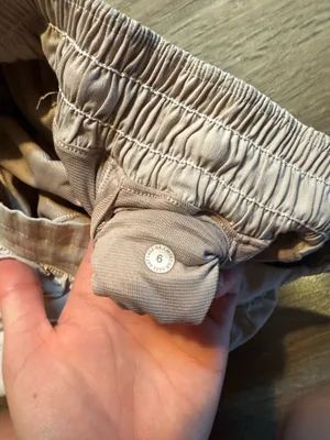 Lululemon Hotty Hot 2.5" Shorts thumbnail 5