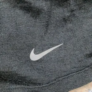 Nike Dri-Fit Short Sleeve Running Shirt Size Small thumbnail 10