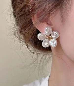 Retro‎ Imitation Pearl Baroque Big Flower Stud Earrings For Wmen white new thumbnail 1