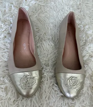 Taryn Rose Beige Gold Leather Rose Cap Toe Ballet‎ Flats Women Shoes 6 thumbnail 1