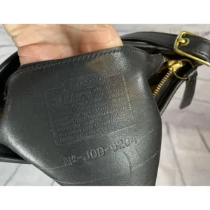 Vintage Coach 9204 Black Leather Slim Shoulder Bag Crossbody Purse thumbnail 8