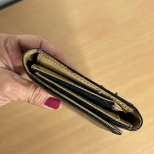 Cole‎ Haan Women's Black Leather Envelop Wallet thumbnail 6