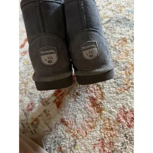 Bearpaw Emma Short Grey Suede Sheepskin Lining Winter Boots Womens 8 thumbnail 5