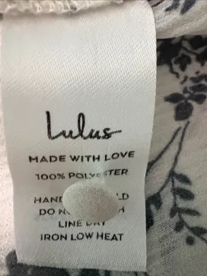 Lulu's Black & White Floral Ruffle V-Neck Blouse thumbnail 12