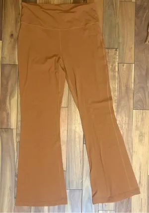 LULULEMON 14 ✨ yoga band flare pants brown good condition thumbnail 1
