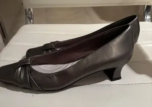Easy Street Womens Pewter Metallic Square Toe Ruched Low Kitten Heel Pumps 7.5M thumbnail 1