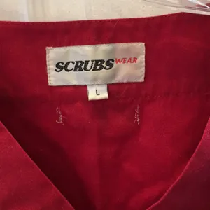FINAL MARKDOWN Scrubswear Scrub Top (L) Red Size L thumbnail 4