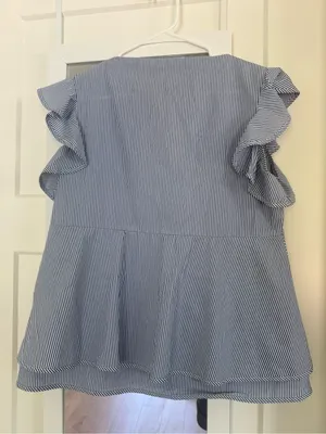 Vineyard Vines Blue and White Striped Ruffle Sleeve Top Size M thumbnail 3