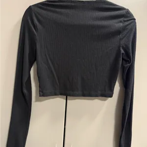 Reformation Black Fitted Long Sleeve Crop Blouse! Small women’s thumbnail 2