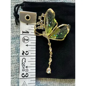 Green Glitter Resin Rhinestone Gold Tone Butterfly Brooch Pin thumbnail 7