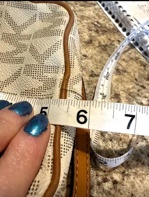 Crossbody thumbnail 8