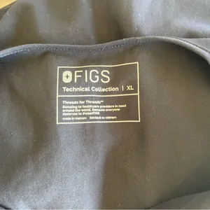 Figs Womans Short Sleeve Black Scrub Top thumbnail 6