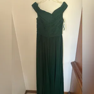 La Femme Green Off Shoulder Ruched Formal Gown Size 8 thumbnail 13