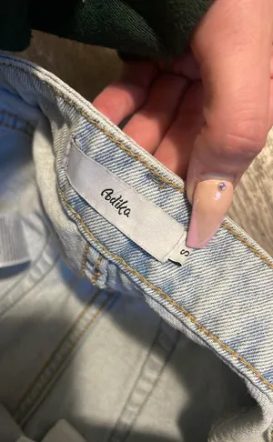 Adika Ripped Jeans thumbnail 2