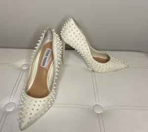 Steve Madden Off White Studded Vala Si Vala Heels Sz 5.5 thumbnail 1
