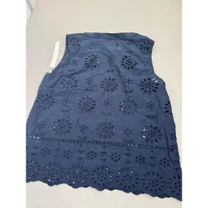 Caslon Sleeveless Top Womens Size S Navy Blue Eyelet V-Neck Floral thumbnail 4