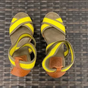 Tory Burch, wedge sandals, size 7 thumbnail 4