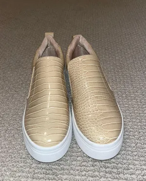 Lulus Sneakers thumbnail 3