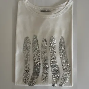 Zara White Tee with Silver Sequin Waves Size M thumbnail 3