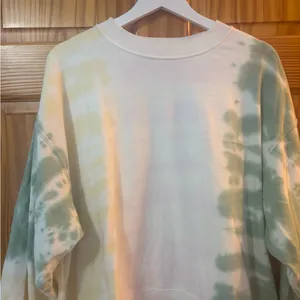 American Eagle Size Small Green Tie Dye Crewneck Sweatshirt thumbnail 3