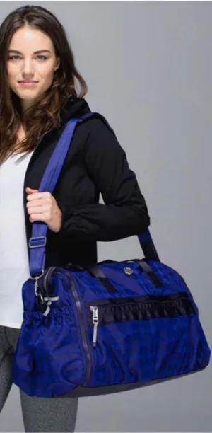 Lululemon Athletica Weekend Warrior Travel Duffel Bag Blue Black Houndstooth thumbnail 1