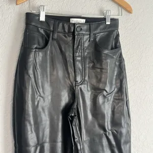 Abercrombie & Fitch Black Vegan Leather 90s Straight Pants Curve Love High Rise thumbnail 3