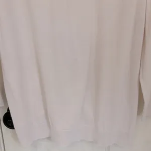 Old Navy Lightweight V-Neck Cardigan Sweater in Calla Lily thumbnail 6