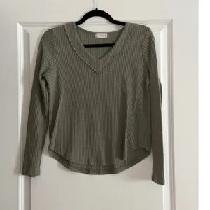 Altar'd State Olive Green Waffle Knit V-Neck Thermal Top XS thumbnail 2
