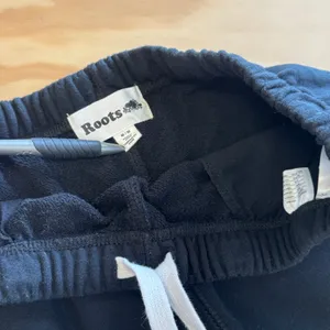 Roots Sweat Shorts Beaver Logo Pockets Cotton Blend Size Medium Athleisure thumbnail 6
