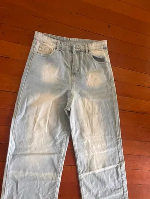 Straight Leg Women’s Jeans in Light Blue Size XL thumbnail 3