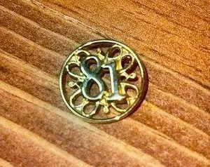 AVON Jewelry 1981 Circular Presidents Club Award Pin thumbnail 1