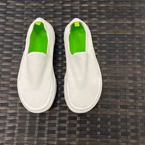 Oofos Sneakers women’s size 7 White thumbnail 3
